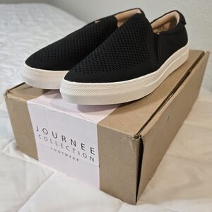 Journee Collection Faybia Black Slip-On Shoes